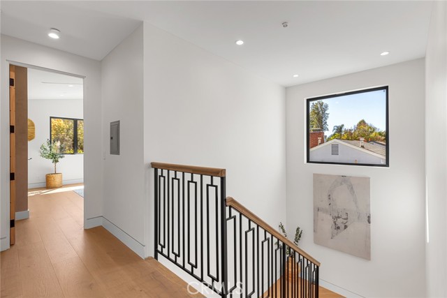 22640 Clarendon Street, Woodland Hills CA: https://media.crmls.org/medias/59395a49-b41b-4c70-af03-3338db468b5c.jpg