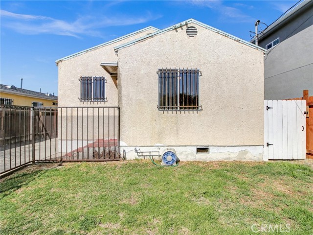 Detail Gallery Image 5 of 34 For 1667 E 111th, Los Angeles,  CA 90059 - 2 Beds | 2 Baths