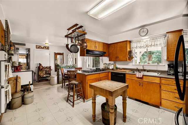 7012 State Hwy 32, Orland CA: https://media.crmls.org/medias/593a375f-34e4-416f-8161-fea81be2c596.jpg