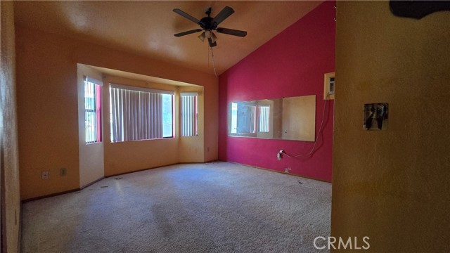 Detail Gallery Image 11 of 19 For 23840 Zuger, Crestline,  CA 92325 - 3 Beds | 2/1 Baths