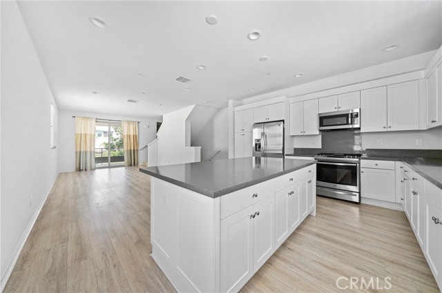 Detail Gallery Image 19 of 33 For 143 Frame, Irvine,  CA 92618 - 3 Beds | 3/1 Baths
