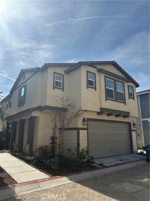 Detail Gallery Image 1 of 22 For 2066 E Journal Privado, Ontario,  CA 91764 - 4 Beds | 2/1 Baths