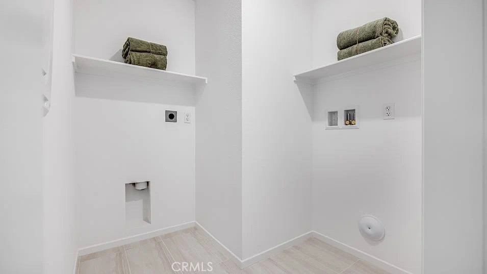 https://media.crmls.org/medias/593b4ede-4bbb-440e-834a-50484e2953b8.jpg?preset=X-Large