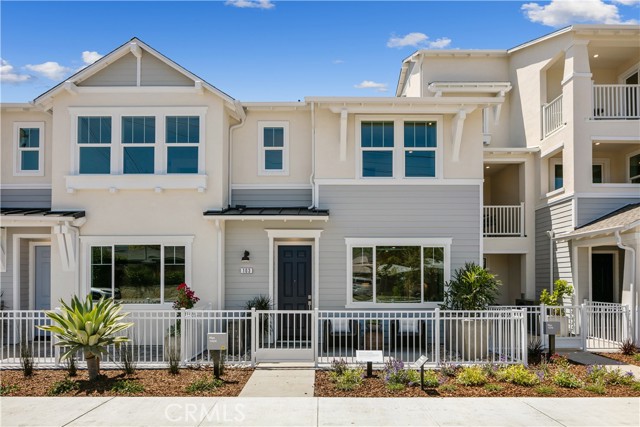 Detail Gallery Image 1 of 14 For 2378 Channel Dr #104,  Ventura,  CA 93003 - 3 Beds | 2/1 Baths