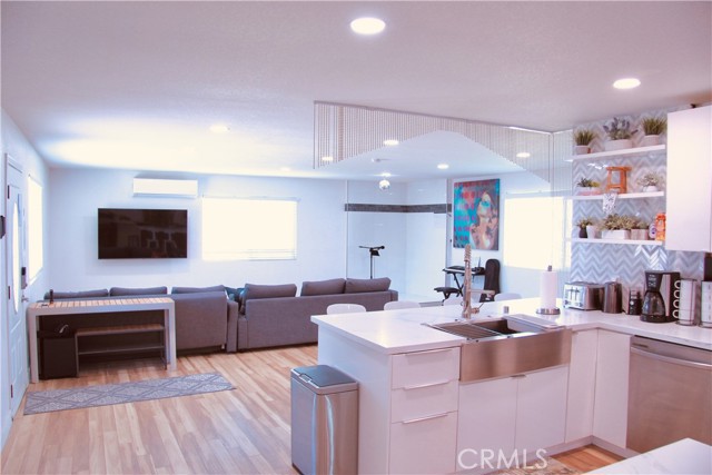 7112 Mecca Road, Joshua Tree CA: https://media.crmls.org/medias/593b7c71-5ccf-404e-b2fb-6c28e43c144c.jpg