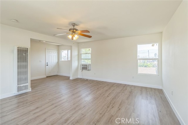 Detail Gallery Image 4 of 9 For 390 E 4th, San Bernardino,  CA 92410 - 2 Beds | 1 Baths