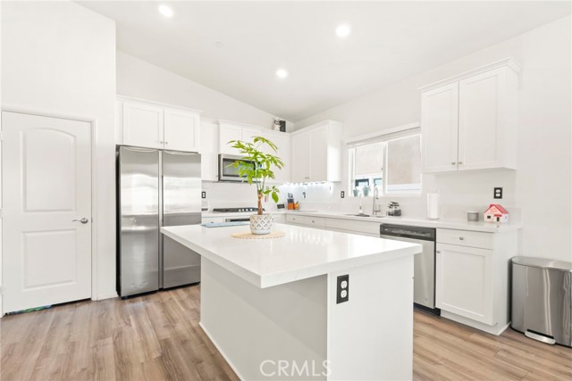 Detail Gallery Image 18 of 59 For 26616 Baneberry Ct, Menifee,  CA 92585 - 4 Beds | 3 Baths