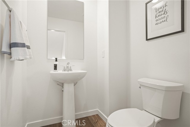 Detail Gallery Image 10 of 18 For 27306 Bear Creek Ln, Valencia,  CA 91381 - 3 Beds | 3/1 Baths