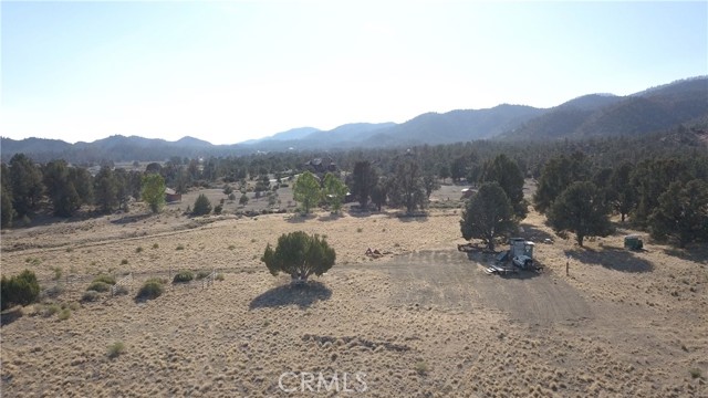 16469 Curtis Trail, Frazier Park CA: https://media.crmls.org/medias/593ecf34-1dc6-4c55-81cb-7ade6d6b79aa.jpg