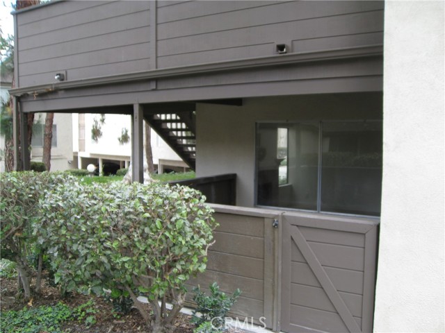 Detail Gallery Image 17 of 18 For 1380 Cabrillo Park Dr #D,  Santa Ana,  CA 92701 - 2 Beds | 2 Baths