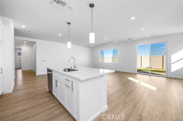 5564 Gem Court, Lancaster CA: https://media.crmls.org/medias/593fb91f-c9ec-4072-8fff-685fc95a5ead.jpg