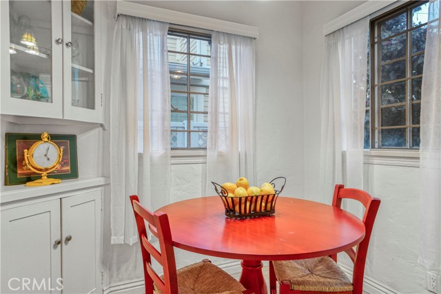 102 Bonito Avenue, Long Beach CA: https://media.crmls.org/medias/594038a1-164a-434c-948e-ec02a9f1aa3f.jpg