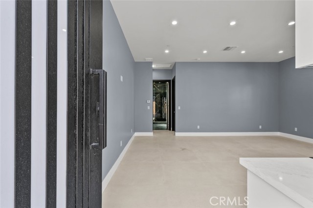 Detail Gallery Image 33 of 39 For 12937 W Kilikia Dr, North Hollywood,  CA 91605 - 4 Beds | 4 Baths