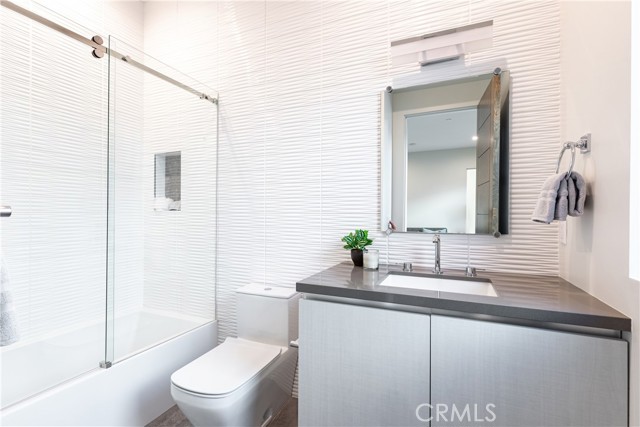 Detail Gallery Image 39 of 49 For 4175 Greenbush Ave, Sherman Oaks,  CA 91423 - 5 Beds | 6 Baths