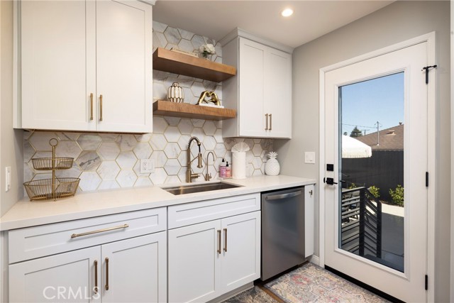 242 San Rafael Avenue, Santa Barbara CA: https://media.crmls.org/medias/59411294-3ba9-4a87-afee-a13424461388.jpg