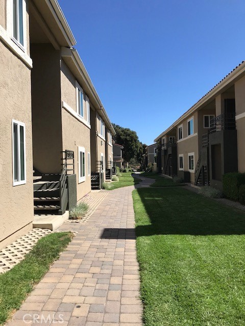 7405 Charmant Drive - photo 2