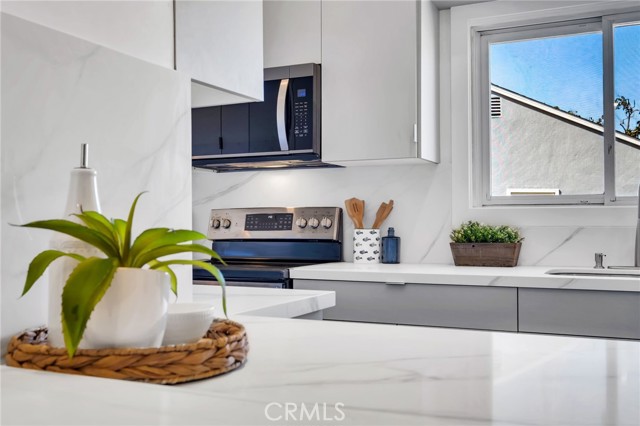 Detail Gallery Image 7 of 21 For 2815 Barkley, Redondo Beach,  CA 90278 - 3 Beds | 1 Baths