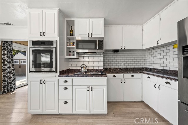 Detail Gallery Image 12 of 40 For 2942 Lakeshore Bld, Lakeport,  CA 95453 - 2 Beds | 1 Baths