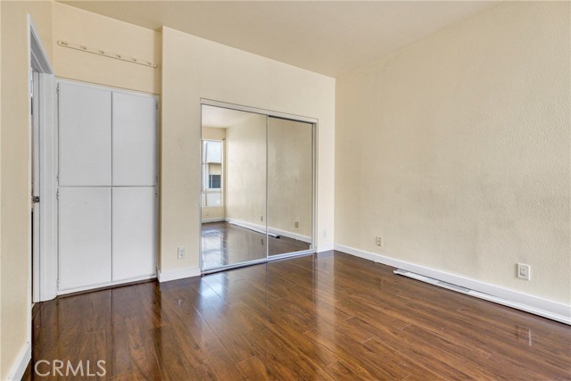19350 Sherman Way, Reseda CA: https://media.crmls.org/medias/5941cc09-ab03-4214-bd50-3d6746c3d6c9.jpg
