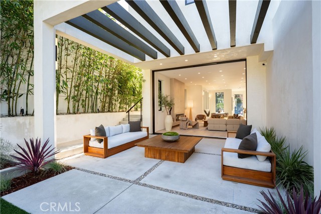 10840 Queensland, Los Angeles CA: https://media.crmls.org/medias/59421cfb-df95-4803-874f-3b355ac0e2f9.jpg