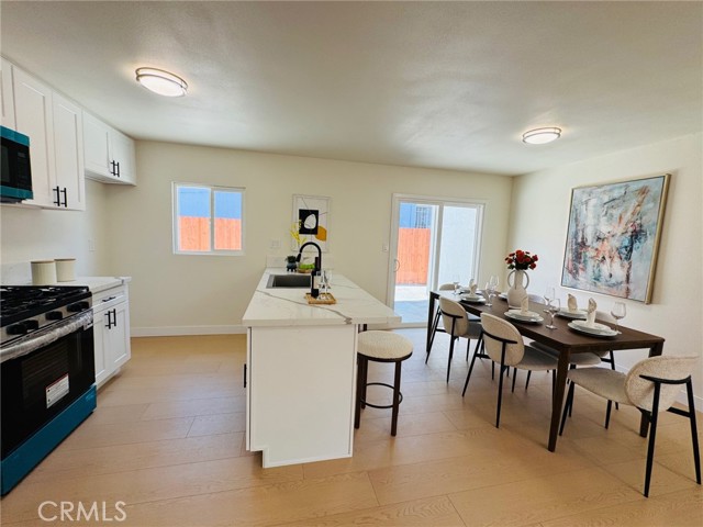Detail Gallery Image 11 of 14 For 1781 W 24th St, Los Angeles,  CA 90018 - 4 Beds | 2 Baths