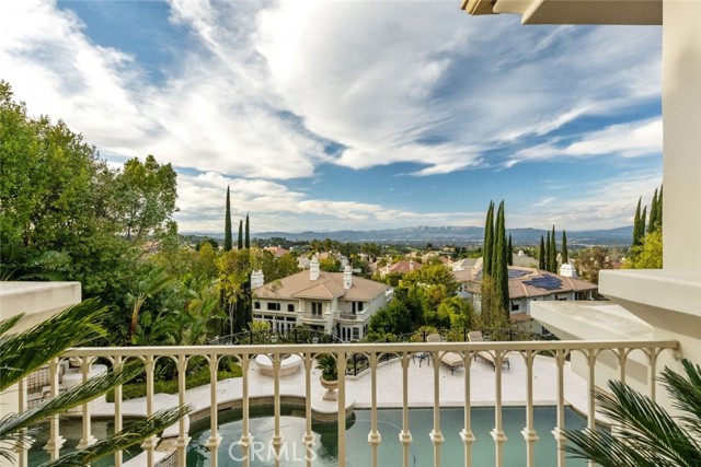 3724 Winford Drive, Tarzana CA: https://media.crmls.org/medias/594281d1-834f-47ef-bf40-793f5dd0646c.jpg