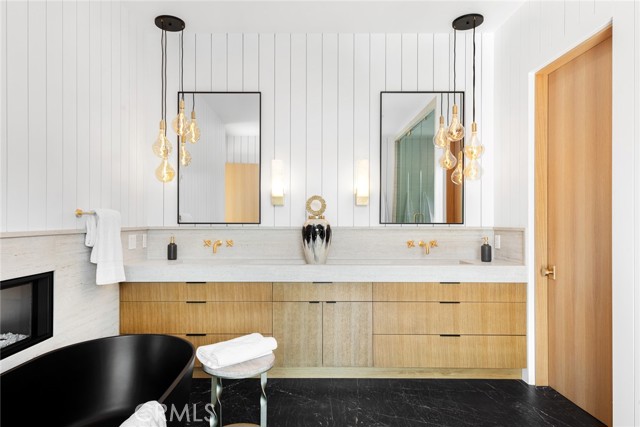 4601 Vista De Oro Avenue, Woodland Hills CA: https://media.crmls.org/medias/594359d8-9d47-4849-abac-c6a463277db6.jpg