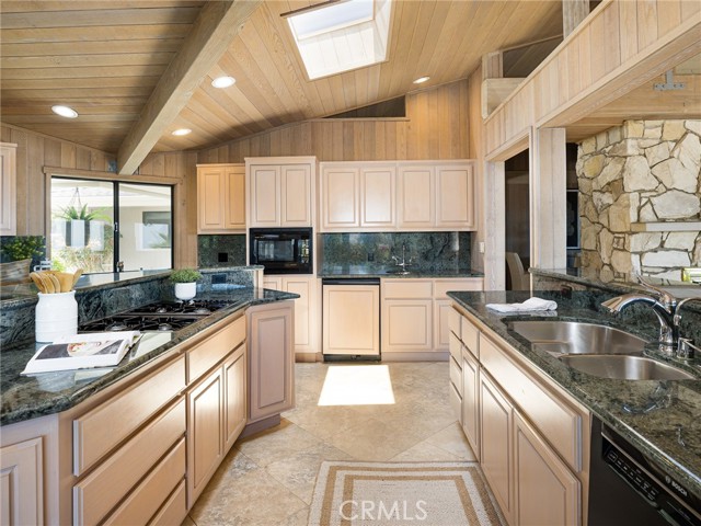 3423 Newridge Drive, Rancho Palos Verdes CA: https://media.crmls.org/medias/5944075b-9a08-4535-b626-5b7e238155b2.jpg