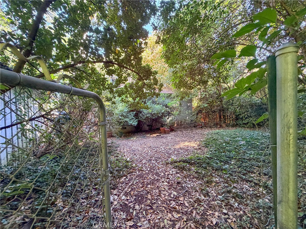 https://media.crmls.org/medias/5944fb53-ea15-4126-ae3a-b2aaf40a3d3f.jpg?preset=X-Large