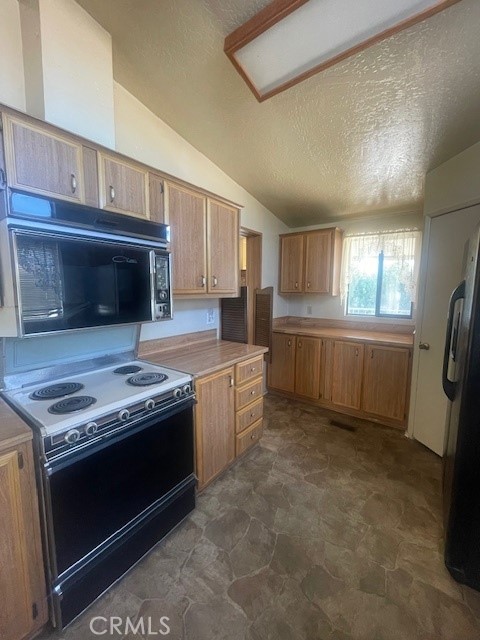 2230 Lake Park Drive, San Jacinto CA: https://media.crmls.org/medias/594500fc-0f34-4ac9-b7b7-9a7b7a5b1dd0.jpg