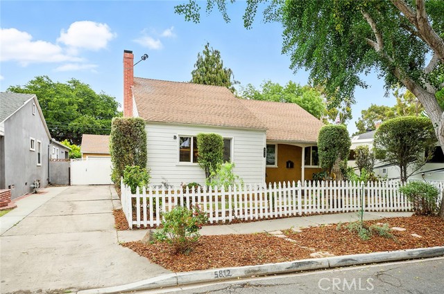 Detail Gallery Image 3 of 28 For 5812 Hayter Avenue, Lakewood,  CA 90712 - 3 Beds | 1 Baths
