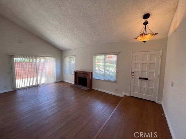 Detail Gallery Image 4 of 21 For 950 W Lamark Ln, Anaheim,  CA 92802 - 3 Beds | 2/1 Baths