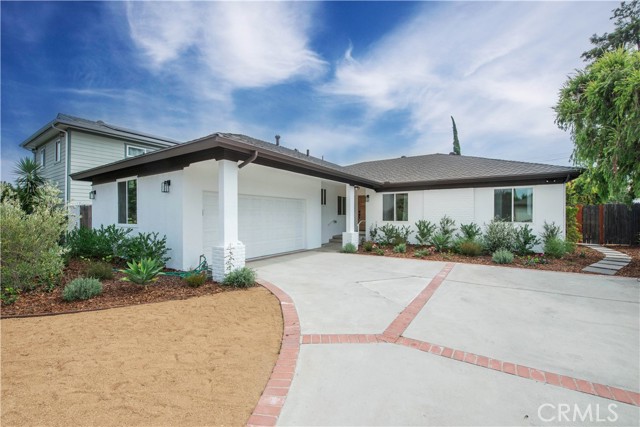 Detail Gallery Image 1 of 25 For 22330 Mobile St, Woodland Hills,  CA 91304 - 4 Beds | 2/1 Baths
