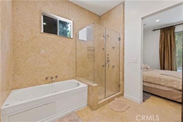 Detail Gallery Image 7 of 25 For 5353 Shirley, Tarzana,  CA 91356 - 5 Beds | 4 Baths