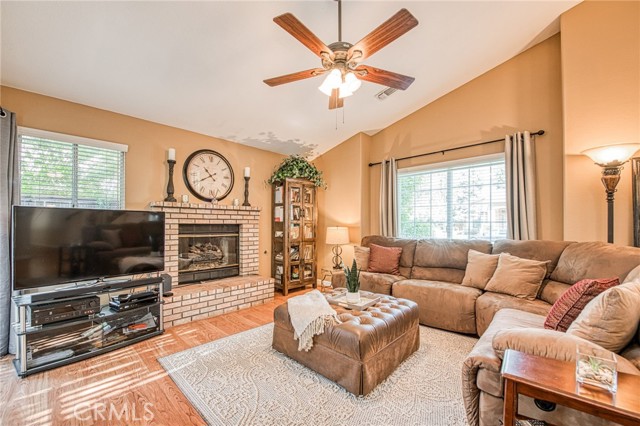 Detail Gallery Image 10 of 34 For 10668 Lighthouse Dr, Fresno,  CA 93730 - 3 Beds | 3 Baths