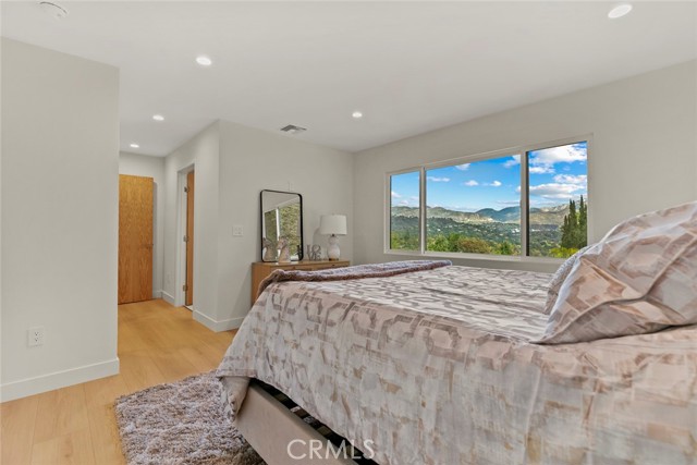 Detail Gallery Image 35 of 66 For 981 Glen Oaks, Pasadena,  CA 91105 - 3 Beds | 3 Baths