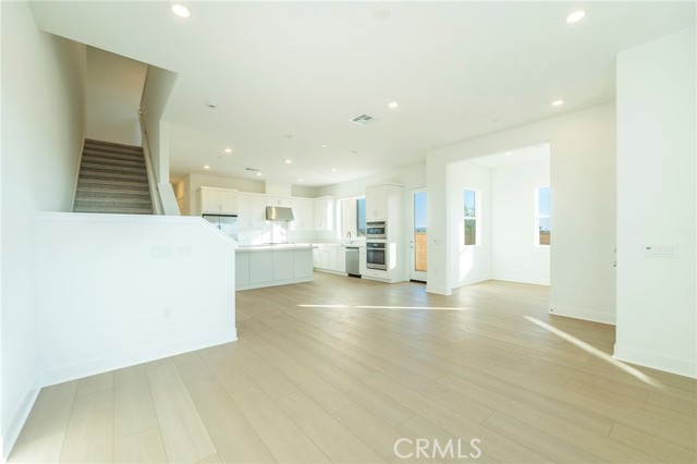 Detail Gallery Image 7 of 43 For 253 Westdale, Irvine,  CA 92618 - 4 Beds | 2/1 Baths