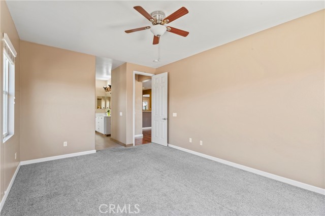 13275 Lone Pine Court, Hesperia CA: https://media.crmls.org/medias/5947fc11-a25f-45b8-a63d-5afa17d86354.jpg