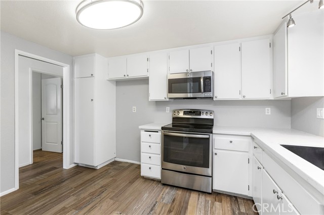 Detail Gallery Image 8 of 29 For 26611 Shane, Lake Forest,  CA 92630 - 4 Beds | 2 Baths