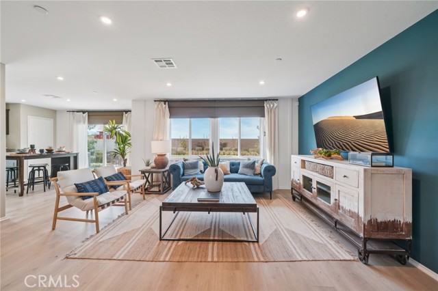 Detail Gallery Image 6 of 33 For 18786 Hampton Ln, Adelanto,  CA 92301 - 4 Beds | 3 Baths