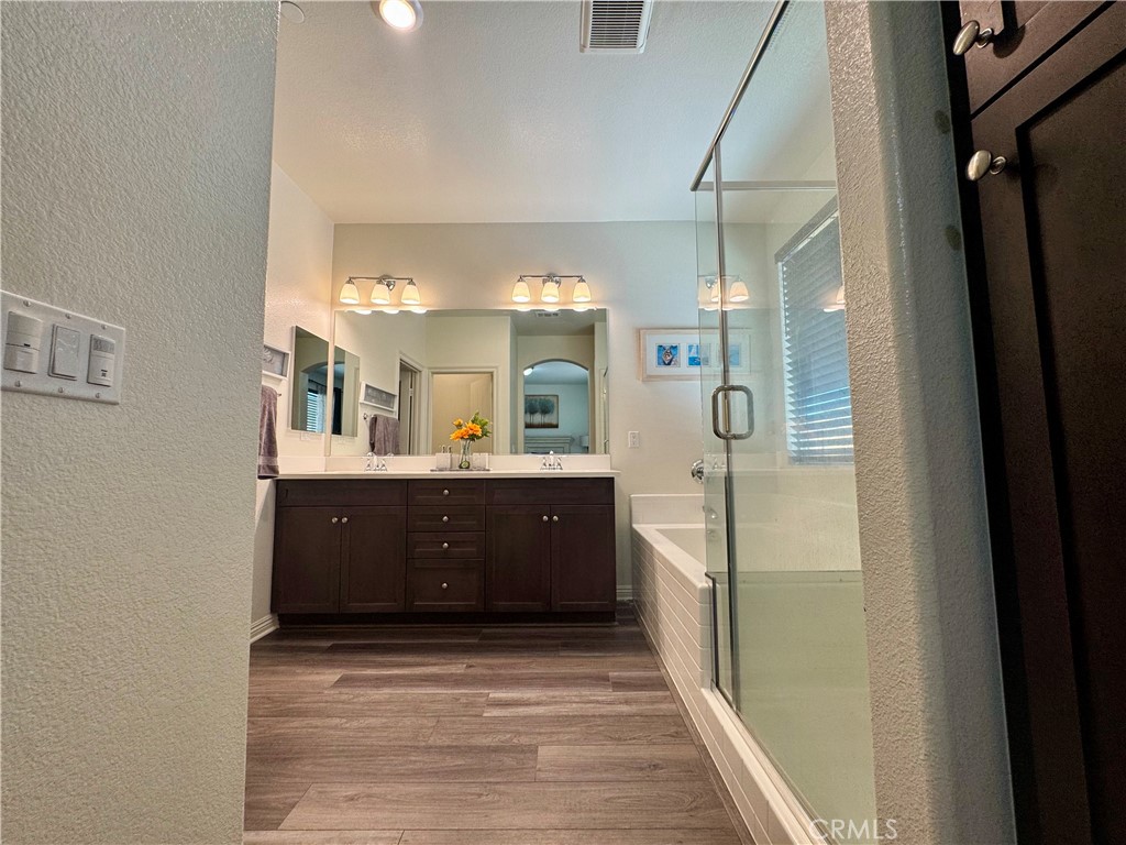 MLS #IV25219232 image #25