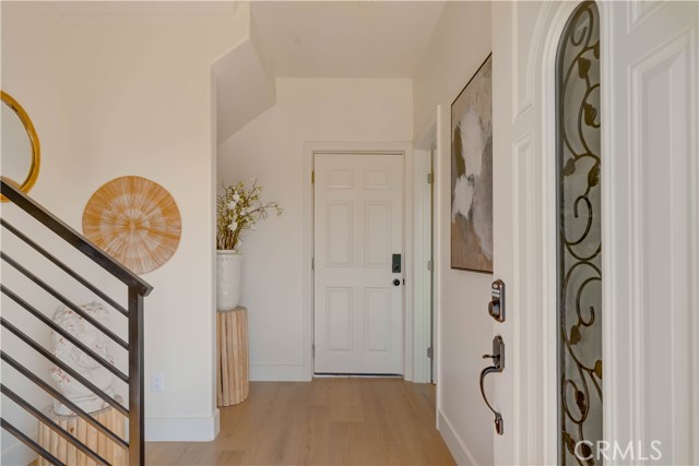 712 N Chestnut Avenue, Los Angeles CA: https://media.crmls.org/medias/594a8bdd-ec56-4c6a-b0c9-29a2003d8668.jpg