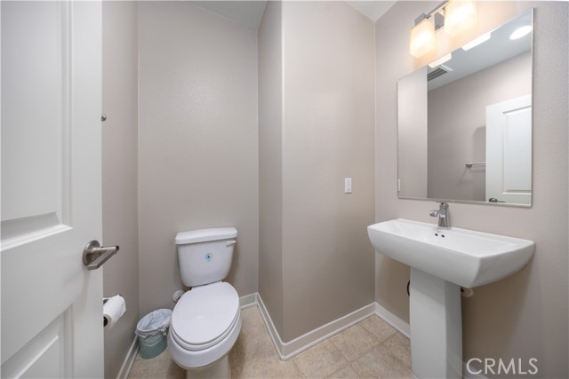 Detail Gallery Image 9 of 26 For 718 Central Ave, Upland,  CA 91786 - 3 Beds | 3/1 Baths