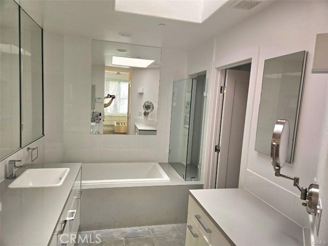 Detail Gallery Image 12 of 25 For 2233 Martin #318,  Irvine,  CA 92612 - 2 Beds | 2 Baths
