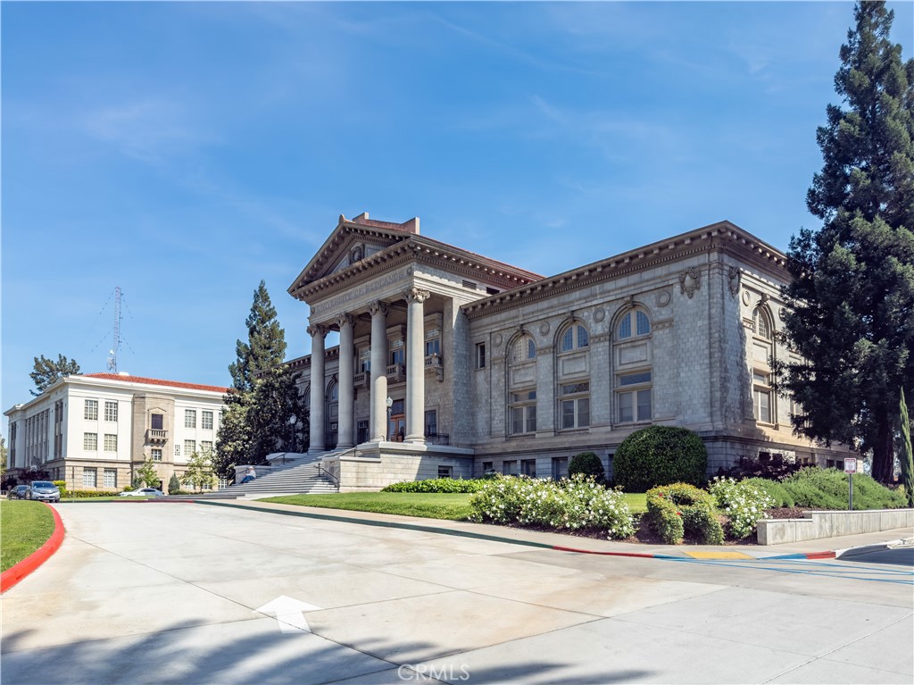 https://media.crmls.org/medias/594c50e6-f473-48e0-a210-9f53a388ec06.jpg?preset=X-Large