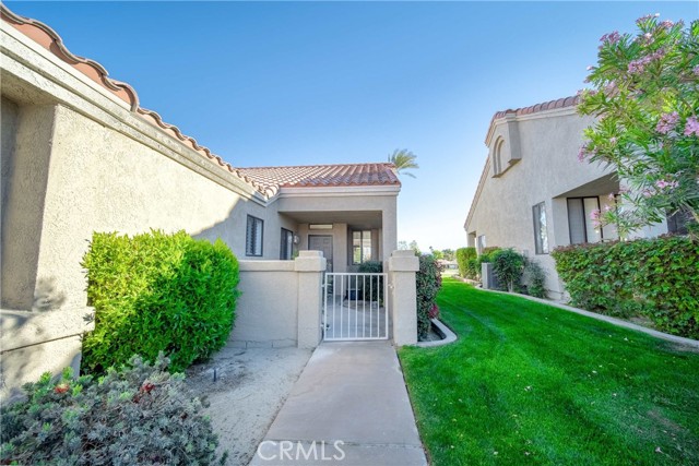 41981 Preston Trail, Palm Desert CA: https://media.crmls.org/medias/594ca564-ebee-4d60-88a9-aa9c9e7e0101.jpg