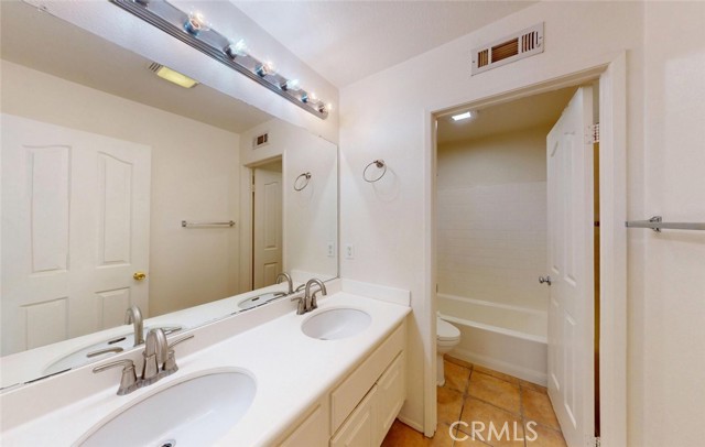 Detail Gallery Image 28 of 40 For 19 Sorbonne, Westminster,  CA 92683 - 5 Beds | 3 Baths