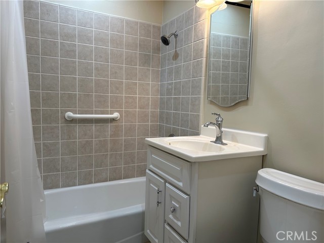 6379 Darby Place, Tarzana CA: https://media.crmls.org/medias/594e6013-d7c4-4e5c-acb8-70a91c934e32.jpg