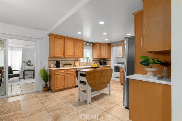 Detail Gallery Image 16 of 40 For 6582 Corrine Cir, Huntington Beach,  CA 92647 - 3 Beds | 2 Baths
