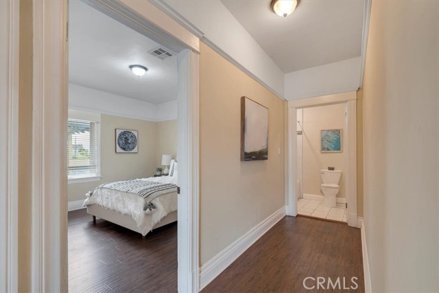 Detail Gallery Image 6 of 9 For 2913 Brighton Ave, Los Angeles,  CA 90018 - 4 Beds | 2/1 Baths